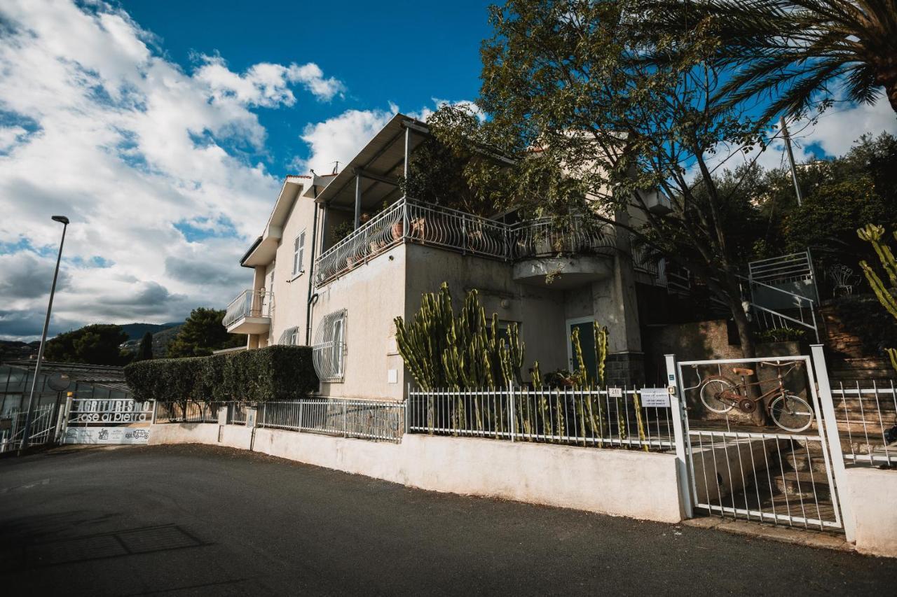 Agriturismo Rose Di Pietra Pietra Ligure Exterior foto
